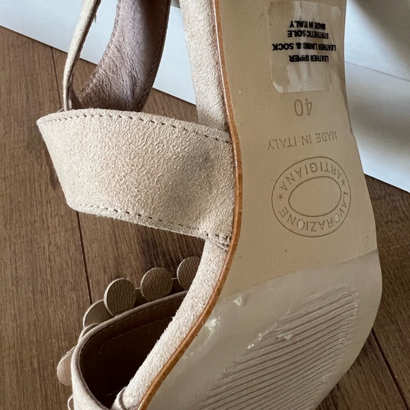 NEW Sundance catalogue cream beige petal suede sandals 40 - Picture 6 of 6